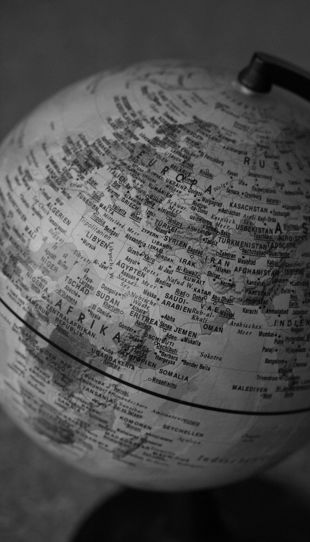 https://www.pexels.com/photo/globe-illustration-in-grayscale-photography-6841857/