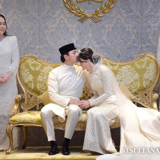 Pangeran Pahang, Tengku Muhammad Iskandar, menikahi perempuan berdarah Indonesia Tengku Natasya Puteri Adnan di Istana Abdulaziz, Kuantan, Pahang, Malaysia, pada Kamis (24/10). Foto: Instagram/@kesultanan.pahang