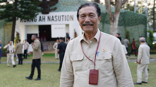 Ketua Dewan Ekonomi Nasional Luhut Binsar Pandjaitan menjadi pengisi materi di retreat Kabinet Merah Putih, Akademi Militer (Akmil) Magelang, Jawa Tengah, Sabtu (26/10). Foto: Instagram/ @luhut.pandjaitan