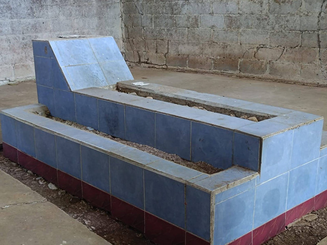 Makam Mbah Yai dan Nyai Kendil Wesi. Foto : Robi’a ‘Ilmi Dzakiyyah/Kumparan