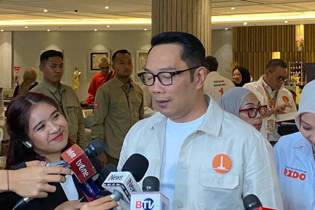 Cagub nomor urut 1, Ridwan Kamil jelang Debata Kedua Pilgub Jakarta di Discovery Hotel Ancol, Jakarta Utara, Minggu (27/10/2024). Foto: Abid Raihan/kumparan