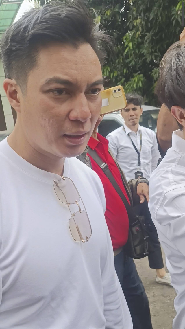 Baim Wong jalani lanjutan sidang cerai di Pengadilan Agama Jakarta Selatan, Senin (28/10/2024). Foto: Giovanni/kumparan