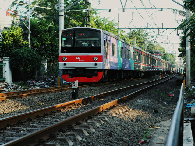 Cara Beli Tiket KRL Jogja-Solo. Foto hanya ilustrasi, bukan tempat sebenarnya. Sumber: Unsplash/Faisal Hanafi