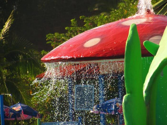 De' Tani Waterpark Sukabumi. Foto hanyalah ilustrasi bukan tempat sebenarnya. Sumber: Unsplash/Renan Florindo