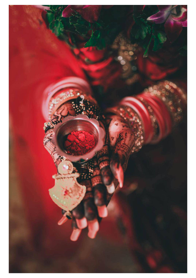 Pemakaian henna di India. Photo by Vatsal Bhatt from Pexels