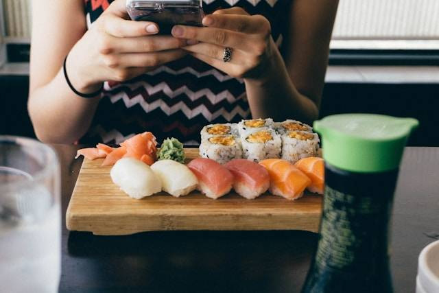 Menu Umaku Sushi, foto hanya ilustrasi, bukan tempat sebenarnya: Unsplash/j