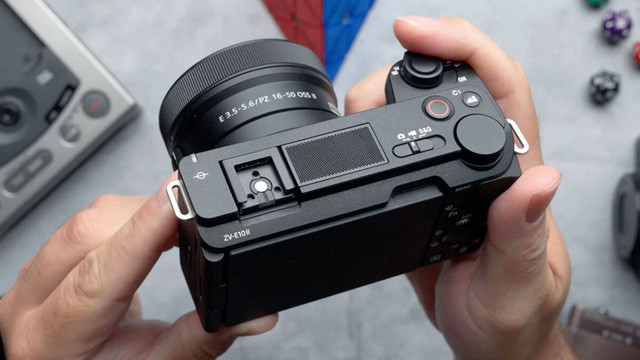 Ilustrasi kamera mirrorless Sony murah, Sony ZV-E10. Foto: Sony 