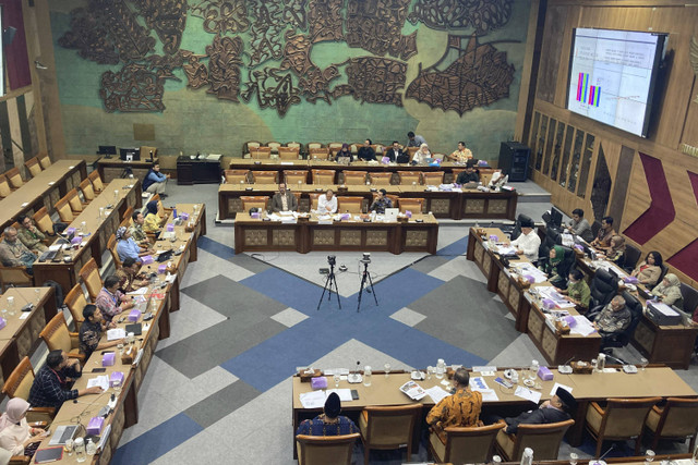 Suasana Rapat Dengar Pendapat Umum (RDPU) Komisi X di Gedung Nusantara I, Komplek Parlemen Senayan, Jakarta Pusat, Rabu (30/10/2024). Foto: Alya Zahra/kumparan 