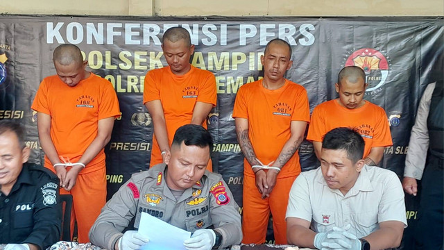 Konferensi pers pengungkapan kasus pengeroyokan dan pembacokan di Polsek Gamping, Rabu (30/10). Foto: Widi RH Pradana/Pandangan Jogja