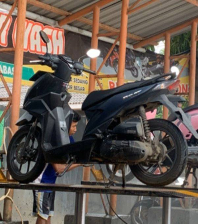 Motor milik mahasiswa yang hilang di Perpusda Lampung. | Foto: Ist