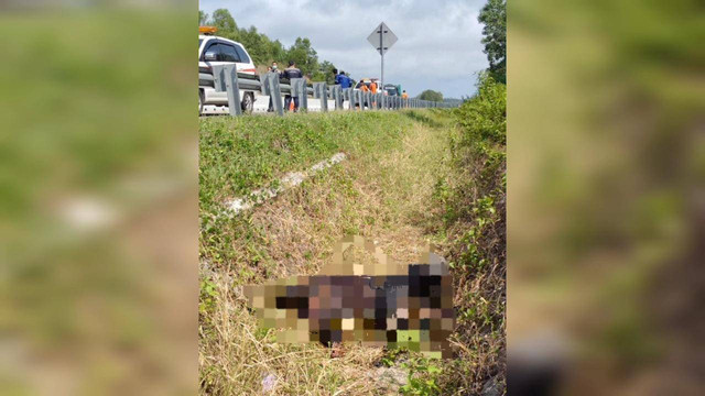 Mayat yang ditemukan membusuk di drainase KM 03+00 jalur B Ruas Tol Bakauheni-Terbanggi Besar (Bakter) pada Senin (28/10) sekitar pukul 08.15 WIB. | Foto: Dok Istimewa