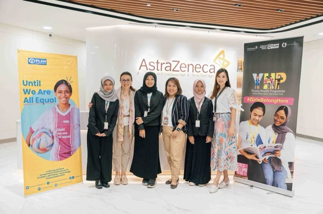 Tiga Remaja Perempuan Jadi Pemimpin AstraZeneca Indonesia Selama Sehari (1)