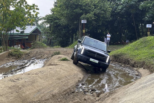 Test Drive Chery J6 di medan off-road. Foto: Fitra Andrianto/kumparan