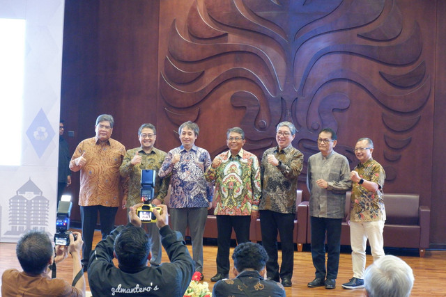 Seminar nasional 'Strategi Percepatan Transisi Energi: Pendekatan 'Quick Win' Sebagai Solusi Praktis Dalam Mewujudkan Pencapaian Target NDC 2030.' di Universitas Indonesia, Rabu (30/10/2024).
 Foto: Sena Pratama/kumparan