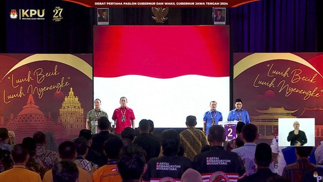 Suasana debat pertama pasangan calon Gubernur dan Wakil Gubernur Jawa Tengah tahun 2024, Rabu (30/10/2024). Foto: YouTube/ KPU Jateng