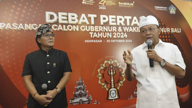 Paslon Cagub dan Cawagub Bali nomor urut 02, Koster-Giri usai debat perdana Pilgub Bali 2024 di Hotel Prime Sanur, Rabu (30/10/2024). Foto: Denita BR Matondang/kumparan