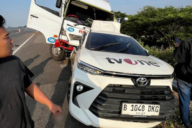 Mobil tvOne yang kecelakaan di Tol Pemalang. Foto: Dok. Istimewa