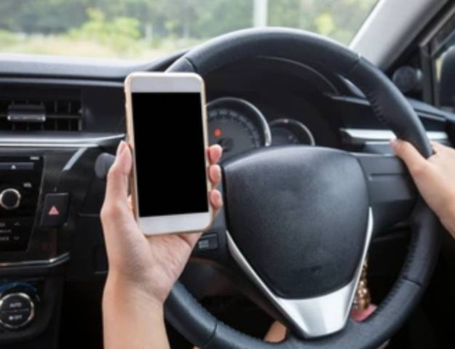 https://www.shutterstock.com/image-photo/young-female-driver-using-touch-screen-321844430