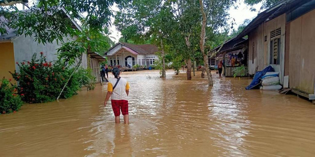 Kejadian banjir, tanah longsor, dan angin kencang meningkat pesat dalam 10 tahun terakhir. Sumber foto: BPBD Kabupaten Penajam Paser Utara