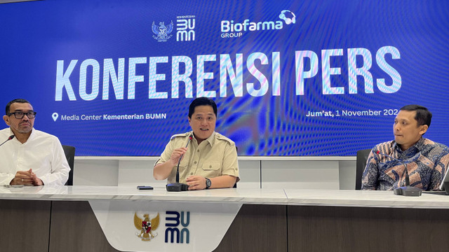 Menteri BUMN Erick Thohir saat konferensi pers terkait perkembangan PT Bio Farma, Jumat (1/11/2024).  Foto: Fariza Rizky Ananda/kumparan