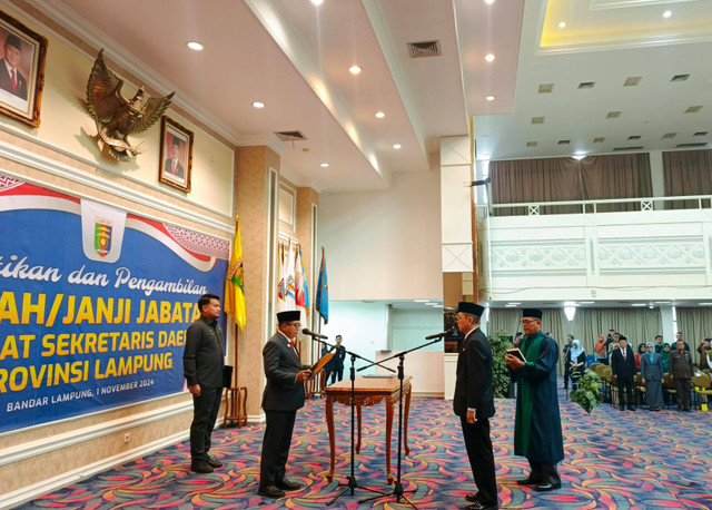 Pelantikan dan Pengambilan Sumpah Jabatan Pejabat Sekretaris Daerah Provinsi Lampung, Ir. Fredy | Foto : Eka Febriani / Lampung Geh