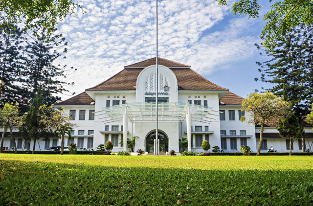 Ilustrasi Gedung Biofarma. Foto: Shutterstock