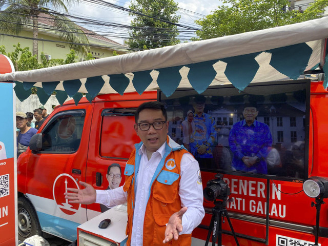 Calon Gubernur Jakarta nomor urut satu Ridwan Kamil menyampaikan paparannya pada peluncuran mobil curhat RK-Suswono di Cilandak, Jakarta, Selatan, Sabtu (2/11/2024). Foto: Abid Raihan/kumparan