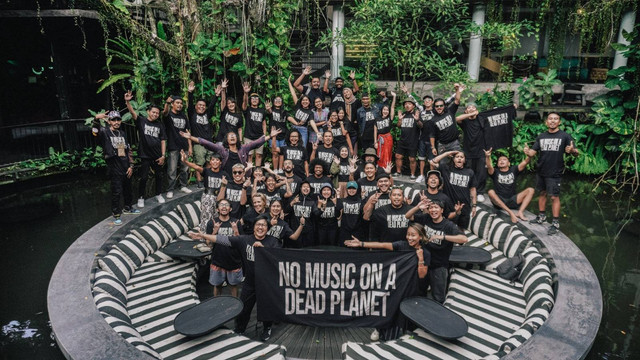 LAS! segera rilis single terbaru bertajuk 'Tiny Blue Dot' usai mengikuti IKLIM Workshop bersama para musisi lainnya dari berbagai kota di Indonesia. Foto: Dok. LAS!