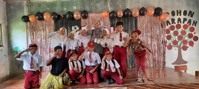 Gambar siswa dan siswi kelas 5 dan 6 di SDN padasuka 4 (Sumber gambar: pribadi).