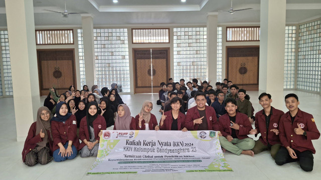 Dokumentasi Kegiatan KKN Inspiratif Mahasiswa ITB Ahmad Dahlan Jakarta Kel. 23