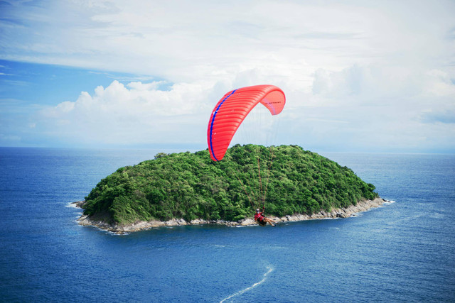 Paralayang Pantai Modangan (Foto hanya ilustrasi, bukan tempat sebenarnya) Sumber: pexels/ Yasin Md