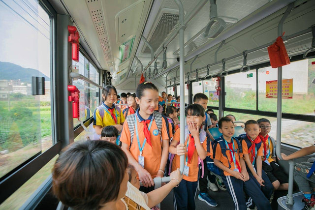 Sebutkan dua contoh perilaku sesuai norma dalam kehidupan di sekolah. Foto hanya ilustrasi, bukan yang sebenarnya. Sumber: Pexels/kimmi jun