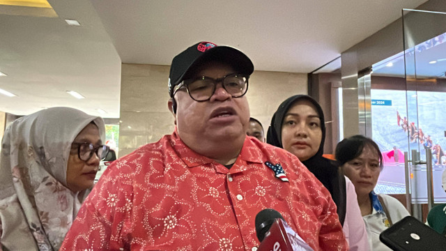 Pengacara Razman Arif Nasution di Mabes Polri, Jakarta, Senin (4/11/2024). Foto: Rachmadi Rasyad/kumparan