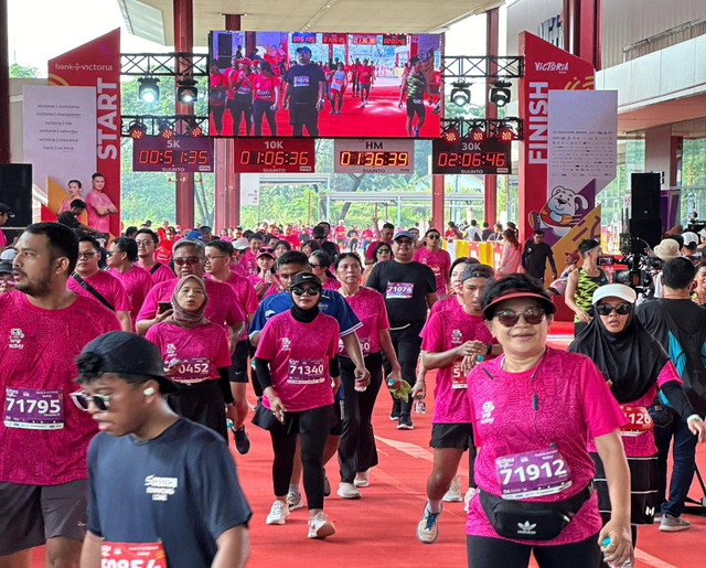 Bank Victoria menggelar ajang lari Victoria Run 2024 di QBig BSD City, di Kota Tangerang Selatan, Banten, Minggu (3/11/2024). Foto: Bank Victoria