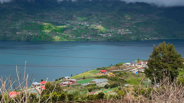 View Danau Bawah (Sumber : Jepretan Pribadi)