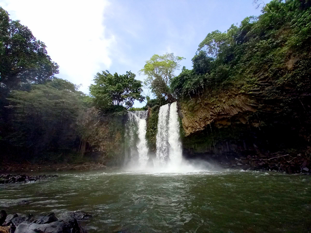 Keindahan panorama Curug Bengkawah di Kabupaten Pemalang (photo credit: Dewi Ratna Kurniasari)