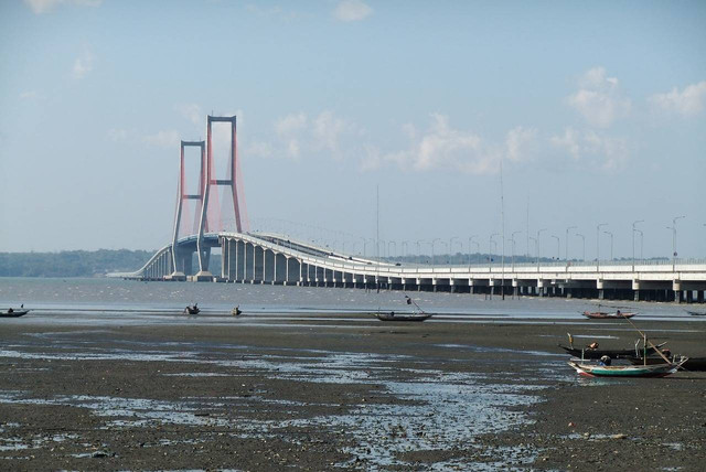 Kenjeran Surabaya Mana. Foto Jembatan Suramadu, Kenjeran. Sumber: pixabay.com/aldocandra92