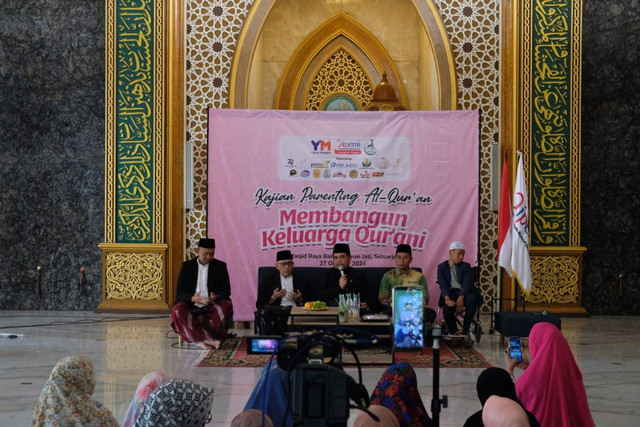 Acara 'Kajian Parenting Al-Qur’an: Membangun Keluarga Qur'ani' yang digelar Yatim Mandiri dan Ikatan Pengusaha Muslimah Indonesia (IPEMI).