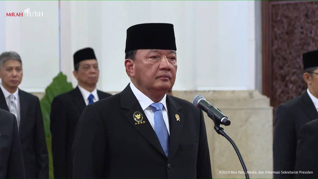 Pelantikan Anggota KPU, Wakil Ketua dan Anggota DEN, Keanggotaan Kompolnas dan Kepala OIKN di Istana Negara, Jakarta, Selasa (5/11/2024). Foto: YouTube/Sekretariat Presiden