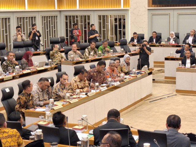 Menteri Pertanian Amran Sulaiman dalam rapat bersama Komisi IV di Gedung DPR RI, Jakarta Pusat pada Selasa (5/11). Foto: Argya D. Maheswara/kumparan 