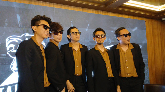 Grup band The Changcuters dalam konferensi pers di Jakarta Selatan, Selasa (5/11/2024). 
 Foto: Vincentius Mario/kumparan