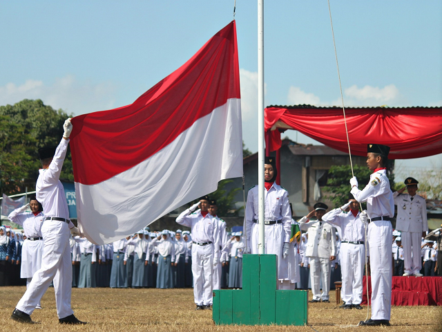 Ilustrasi susunan upacara Hari Pahlawan. Sumber: unsplash.com/MufidMajnun.