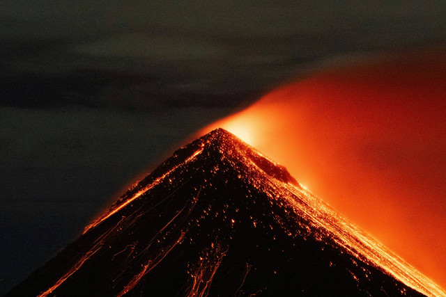 Ilustrasi Sejarah Gunung Lewotobi di NTT, Foto: Pexels/Diego Girón