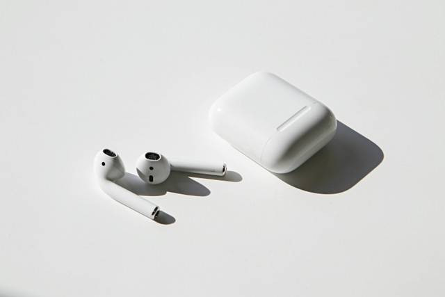 Ilustrasi AirPods. Foto: unsplash