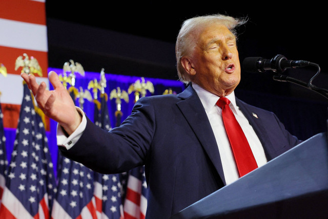 Donald Trump menyampaikan pidato kemenangan Pemilu AS 2024 di Palm Beach County Convention Center, West Palm Beach, Florida, AS, Rabu (6/11/2024). Foto: Brian Snyder/REUTERS