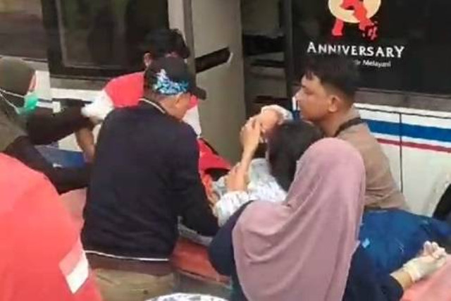 Penumpang melahirkan di atas bus Borlindo. Foto: Dok. Istimewa