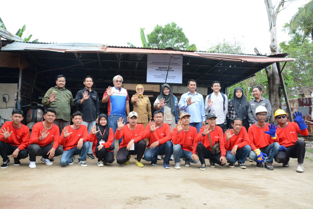 Pertamina Drilling bersama 15 pemuda di Prabumulih yang mengikuti program magang, Foto : Dok. Pertamina Drilling