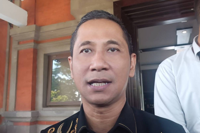 Ketua Bidang Hubungan Antar Lembaga dan Layanan Informasi Komisi Yudisial Mukti Fajar Nur Dewata di Kejati Bali, Kamis (7/11/2024). Foto: Denita BR Matondang/kumparan