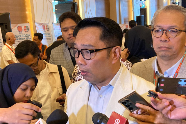 Cagub DKI Jakarta nomor urut 01 Ridwan Kamil usai menghadiri Acara Rakerda Rei DKI Jakarta 2024 di JS Luwansa Hotel & Convention Center, Jakarta Selatan, Kamis (7/11). Foto: Alya Zahra/kumparan 