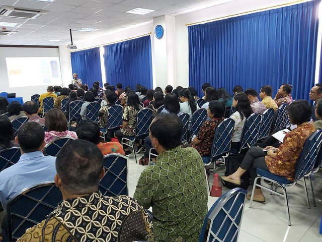 Sosialisasi program dana pensiun oleh Yadapen di salah satu lembaga pendidikan swasta, sumber: Dok. Strada.